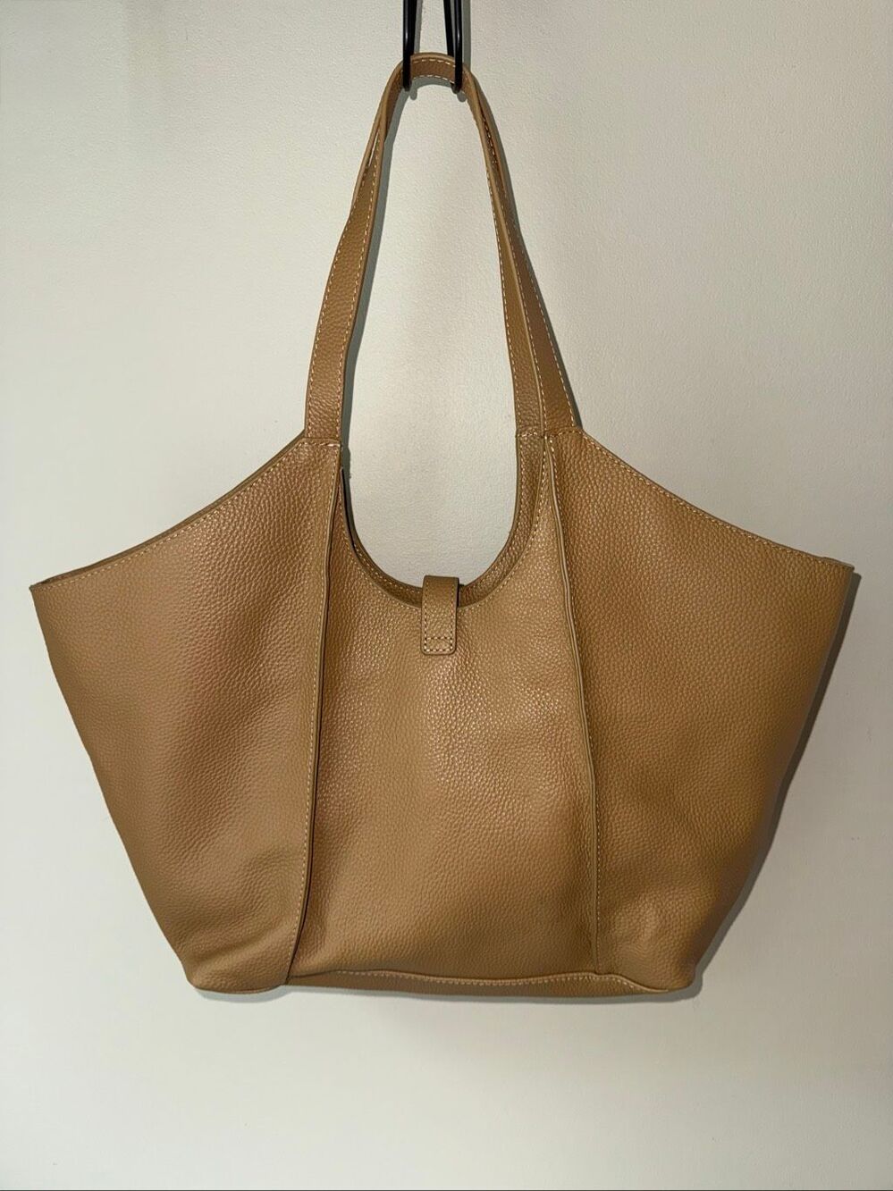 Tote Le Monde 100% Leather Milan Tote In The Color Camel Tan - Picture 6 of 12